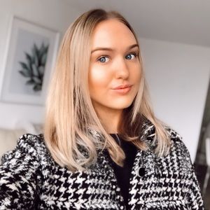 Meet your Posher, Daniela